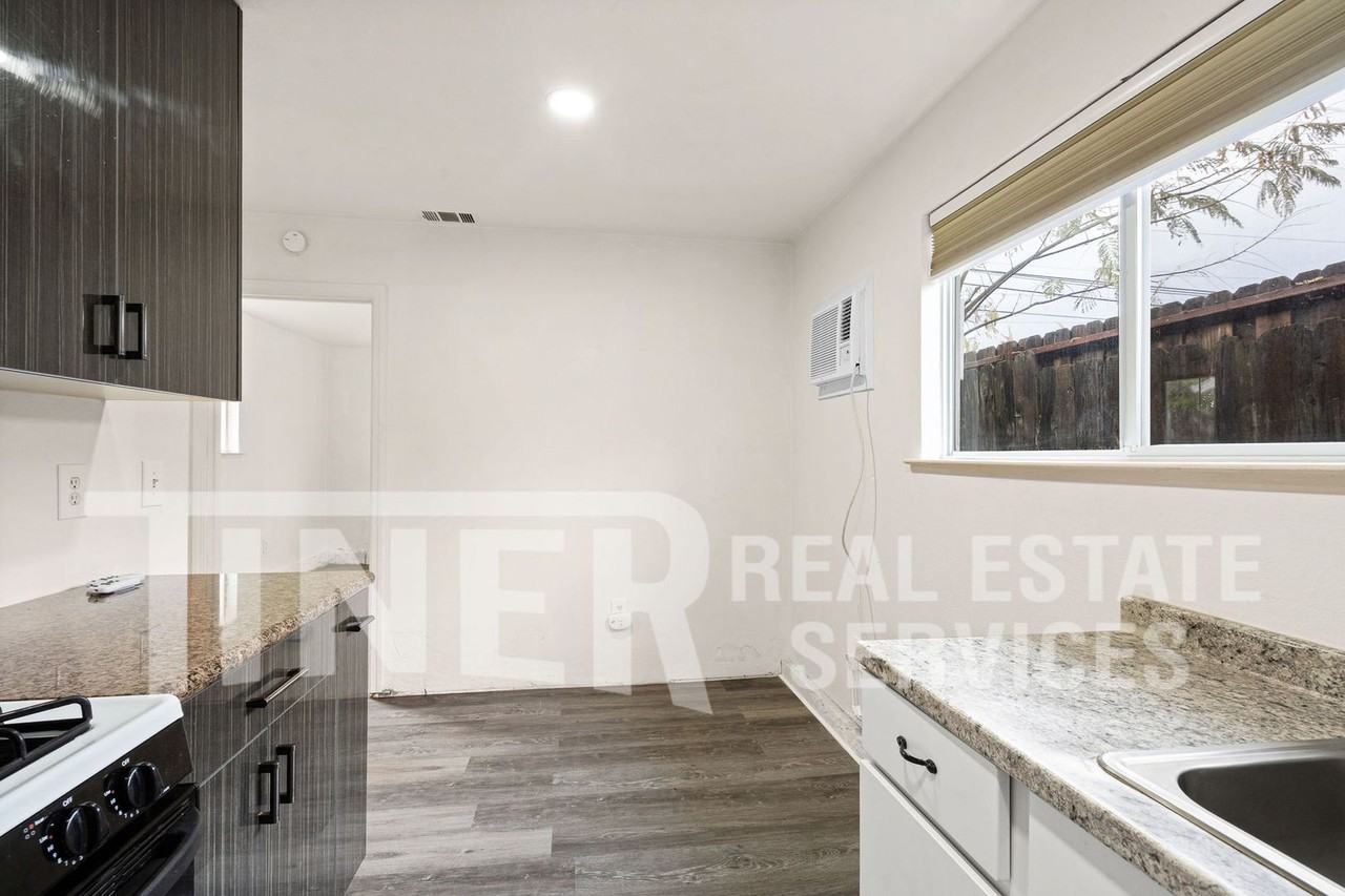 2922 Walnut Ave - Photo 7 of 11