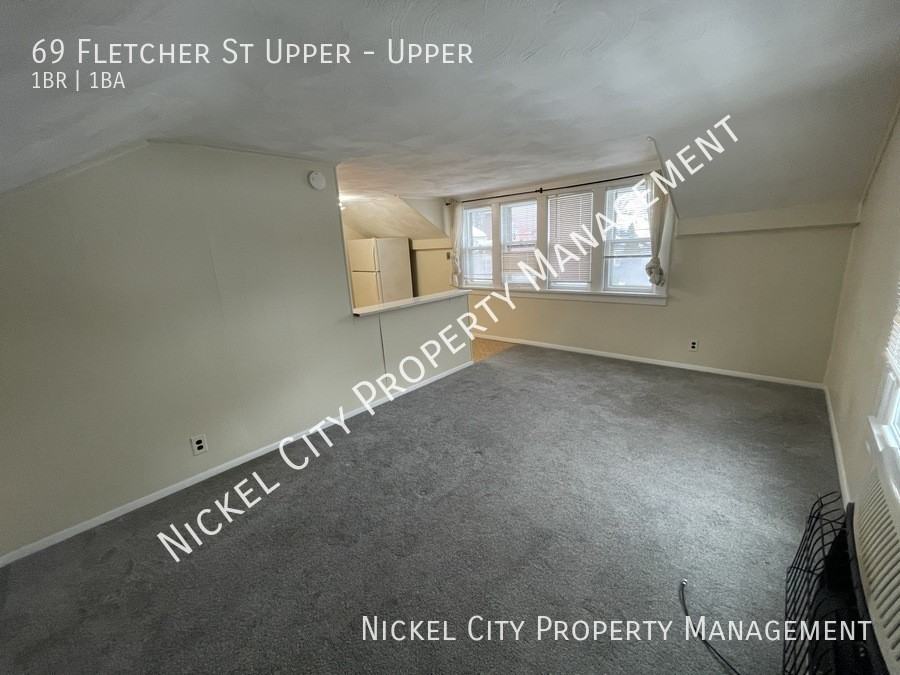 69 Fletcher St Uppr - Photo 3 of 8