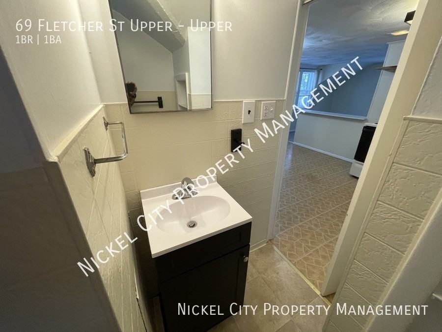 69 Fletcher St Uppr - Photo 5 of 8