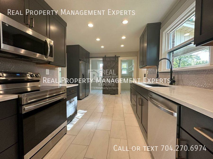 3801 Tuckaseegee Rd - Photo 2 of 14