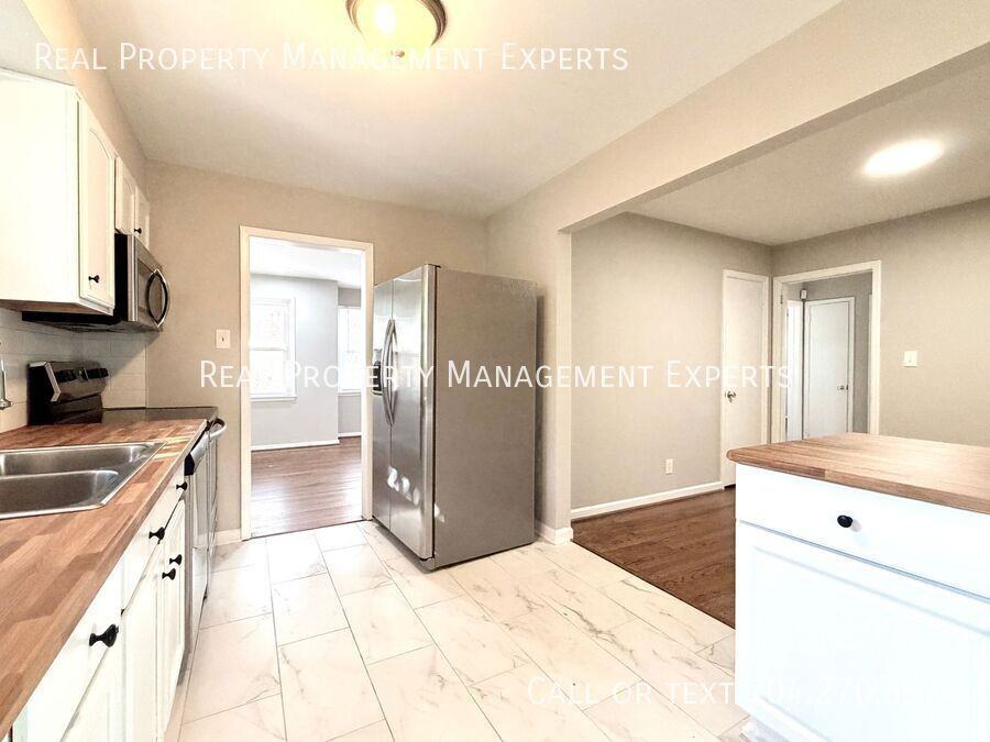 1843 Camp Greene St - Photo 3 of 13