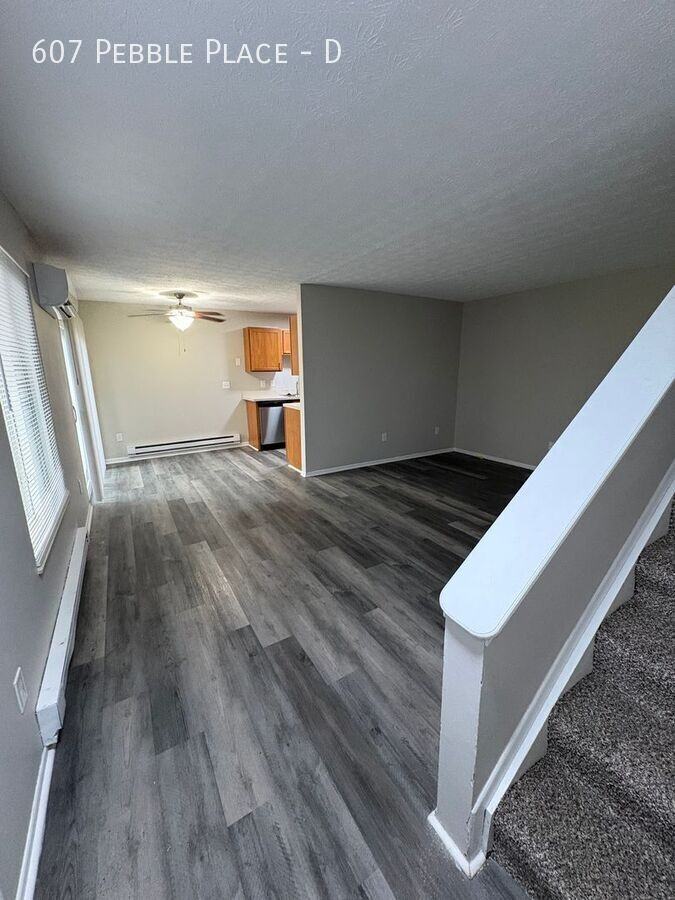 607 Pebble Place Dr #D - Photo 2 of 27