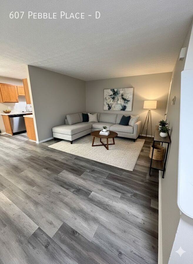 607 Pebble Place Dr #D - Photo 3 of 27