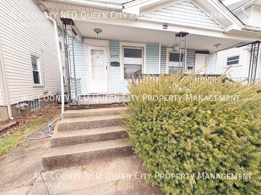 225 Pleasant Ave - Photo 2 of 21