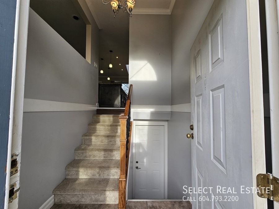 32985 Malahat Pl #A - Photo 3 of 25