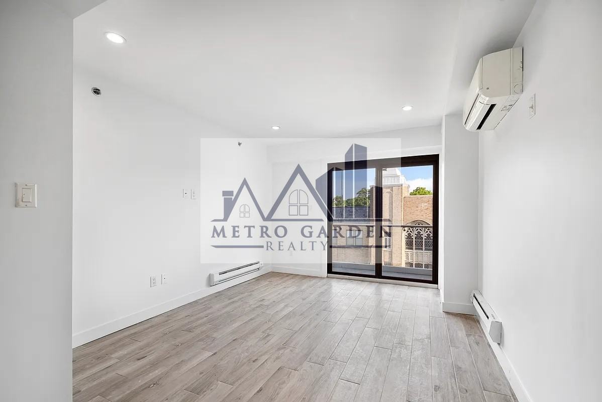 177-16 Wexford Terrace - Photo 4 of 9