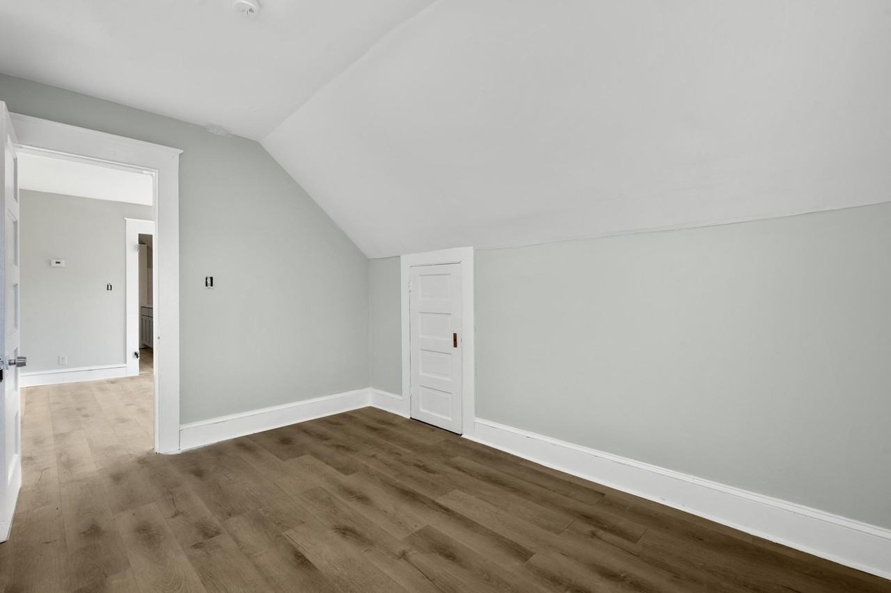 50 Hillside Pl #3 - Photo 7 of 14