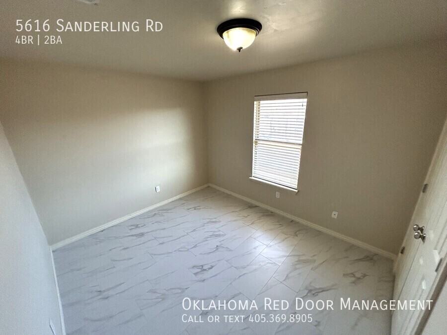 5616 Sanderling Rd - Photo 5 of 19
