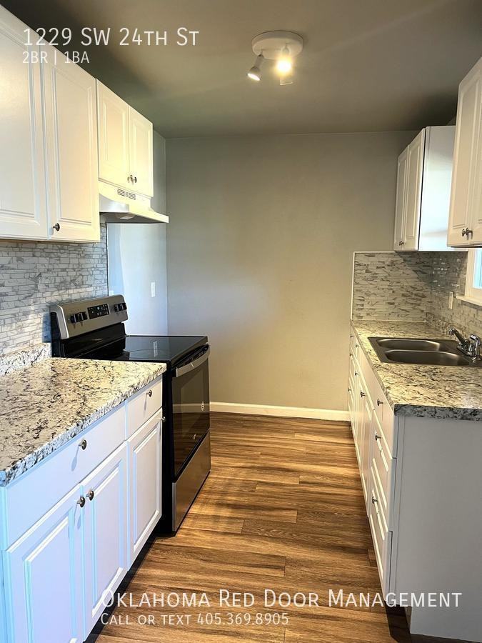 1229 Sw 24th St - Photo 5 of 9