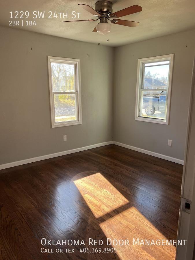 1229 Sw 24th St - Photo 7 of 9