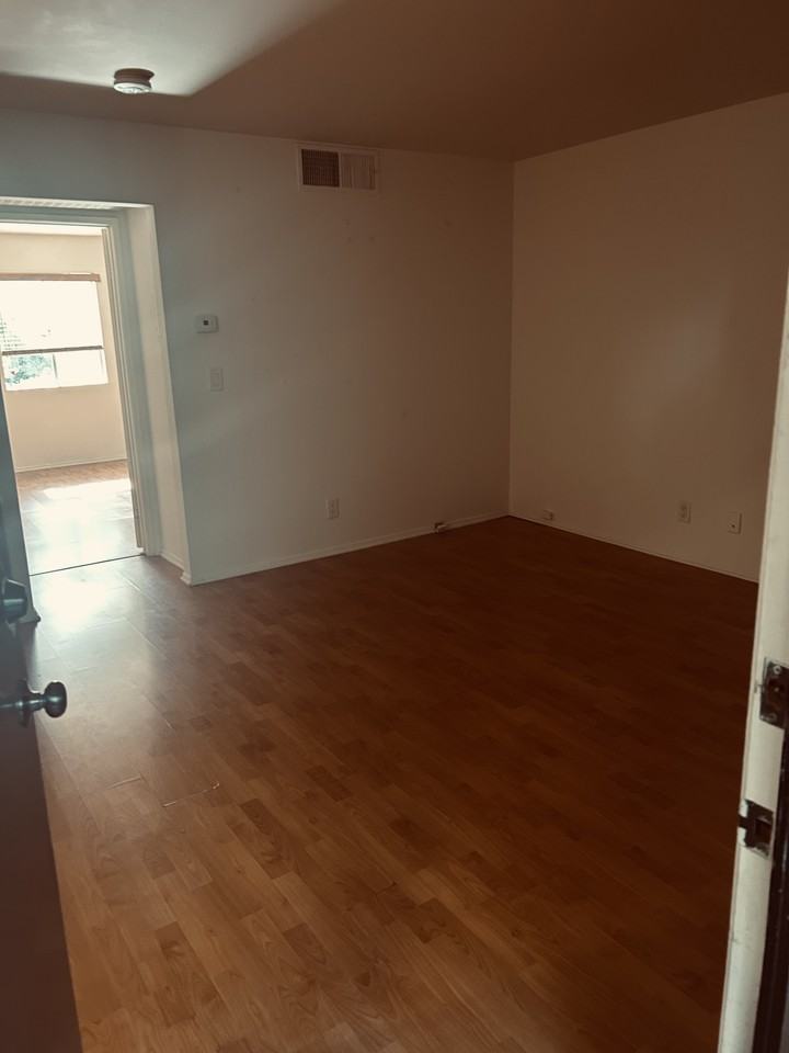 4175 Tujunga Ave #3 - Photo 4 of 16