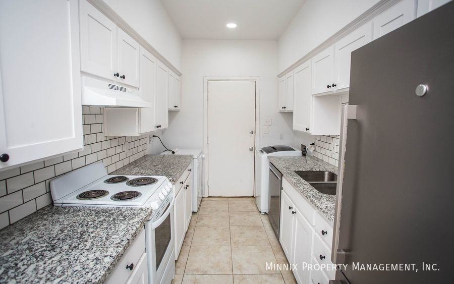 4729 2nd St - Photo 5 of 20