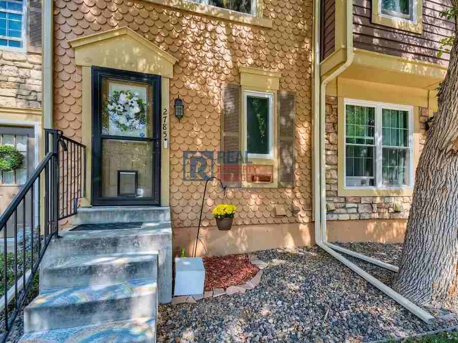 2785 E Nichols Cir - Photo 2 of 27