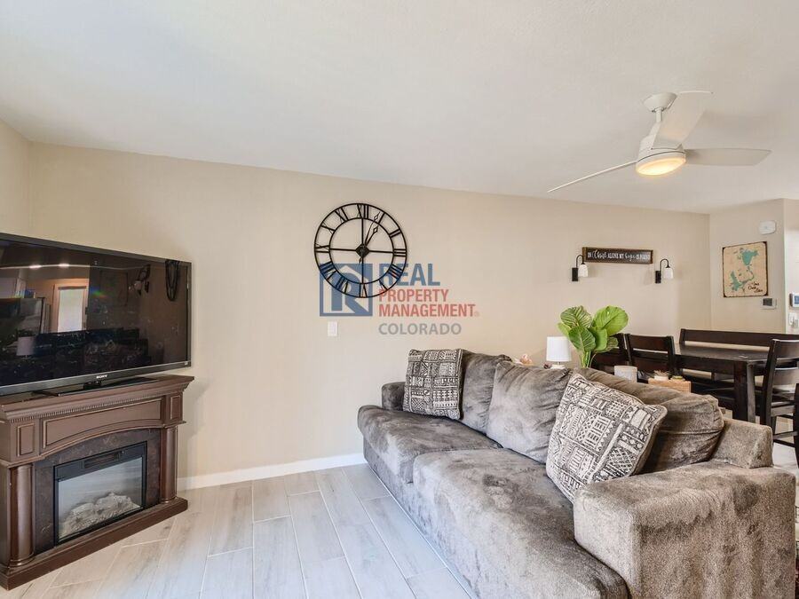 2785 E Nichols Cir - Photo 5 of 27