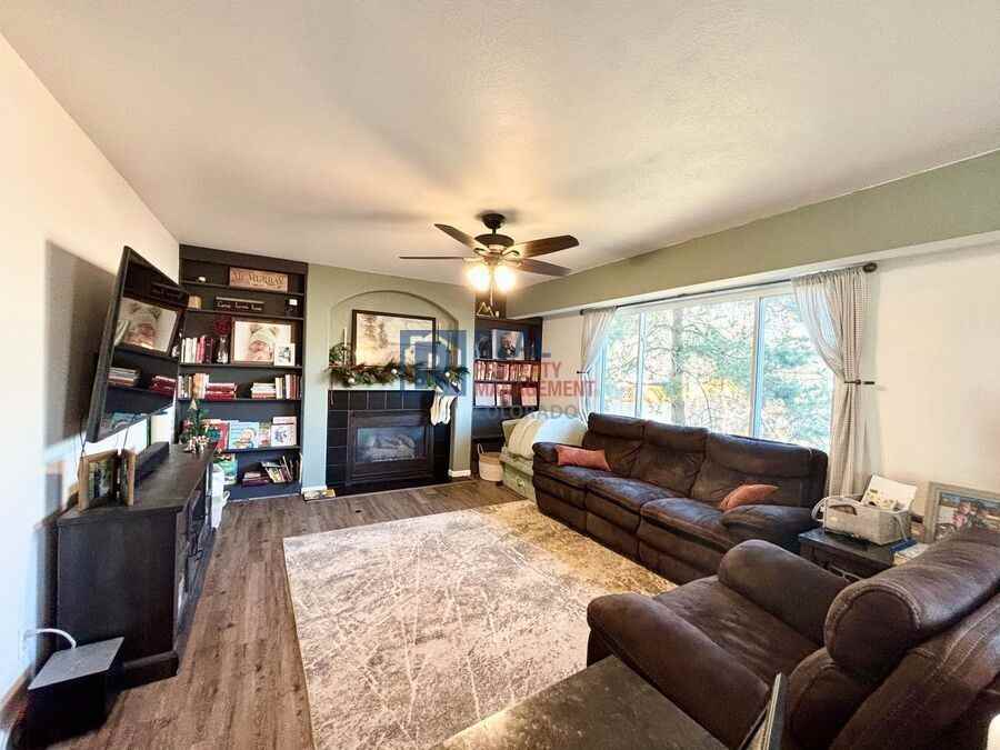 17627 Cornish Pl - Photo 3 of 14