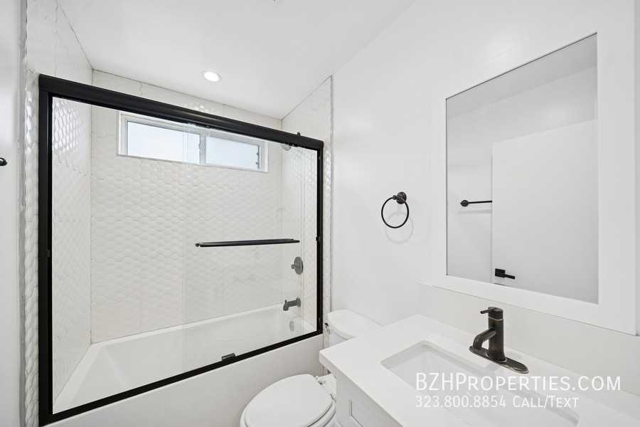 837 1/2 N Harvard Blvd #837B - Photo 7 of 18