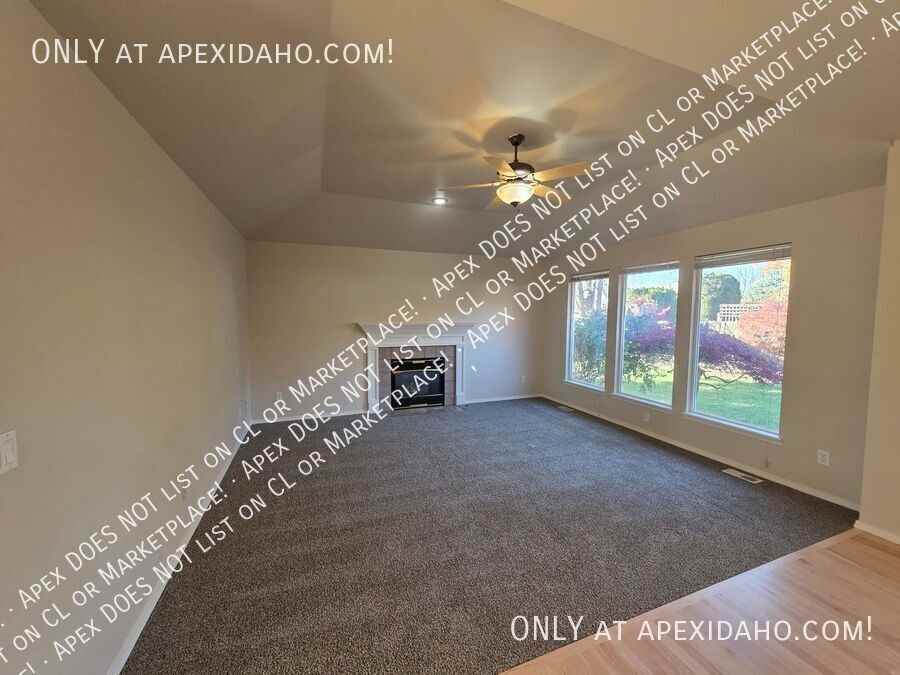 2170 E Gleneagle Dr - Photo 3 of 18