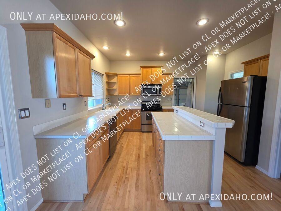 2170 E Gleneagle Dr - Photo 4 of 18