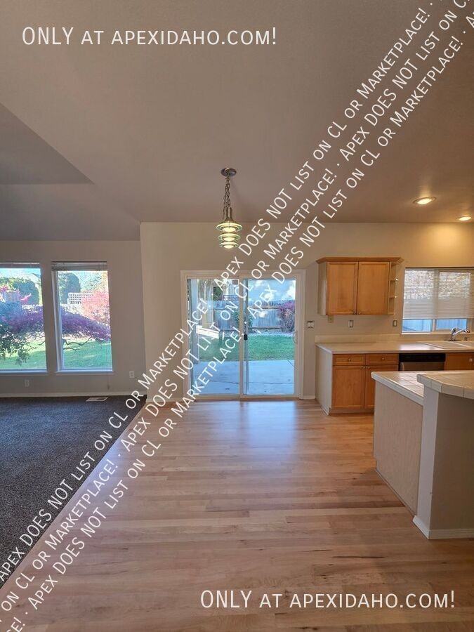 2170 E Gleneagle Dr - Photo 5 of 18