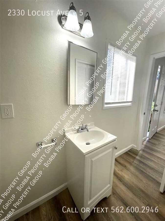 2330 Locust Ave #5 - Photo 6 of 7