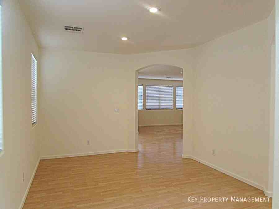 9623 W Post Rd - Photo 2 of 17