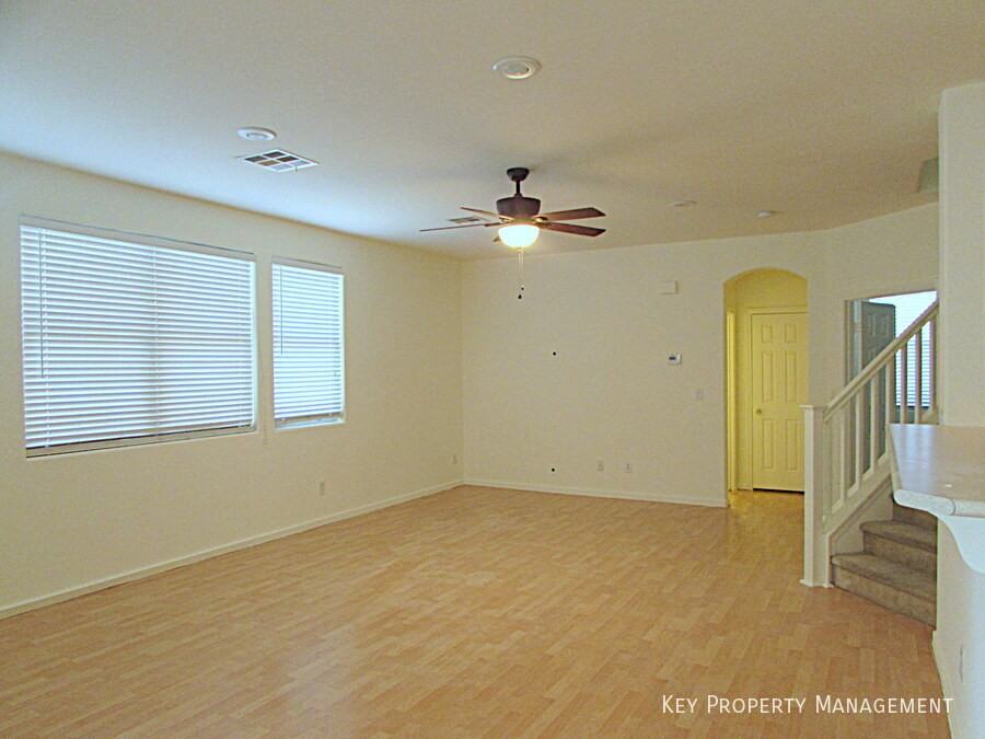 9623 W Post Rd - Photo 3 of 17