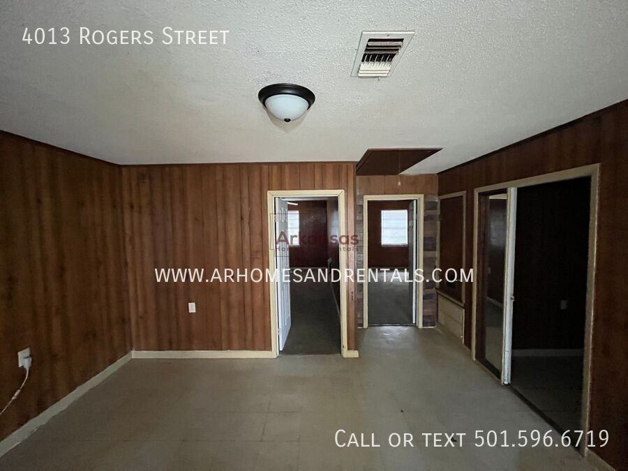 4013 Rogers St - Photo 2 of 7