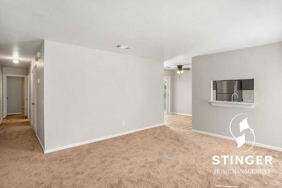 31 Harding St #B - Photo 4 of 22