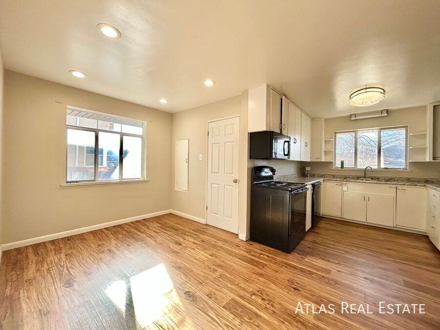 2353 S Sherman St #A - Photo 4 of 33