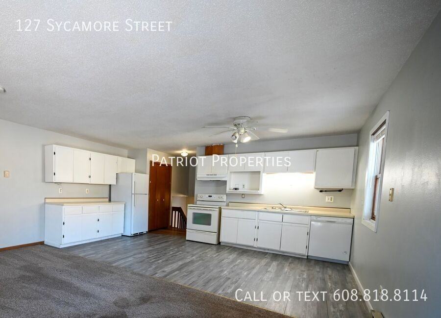 127 Sycamore St - Photo 3 of 19