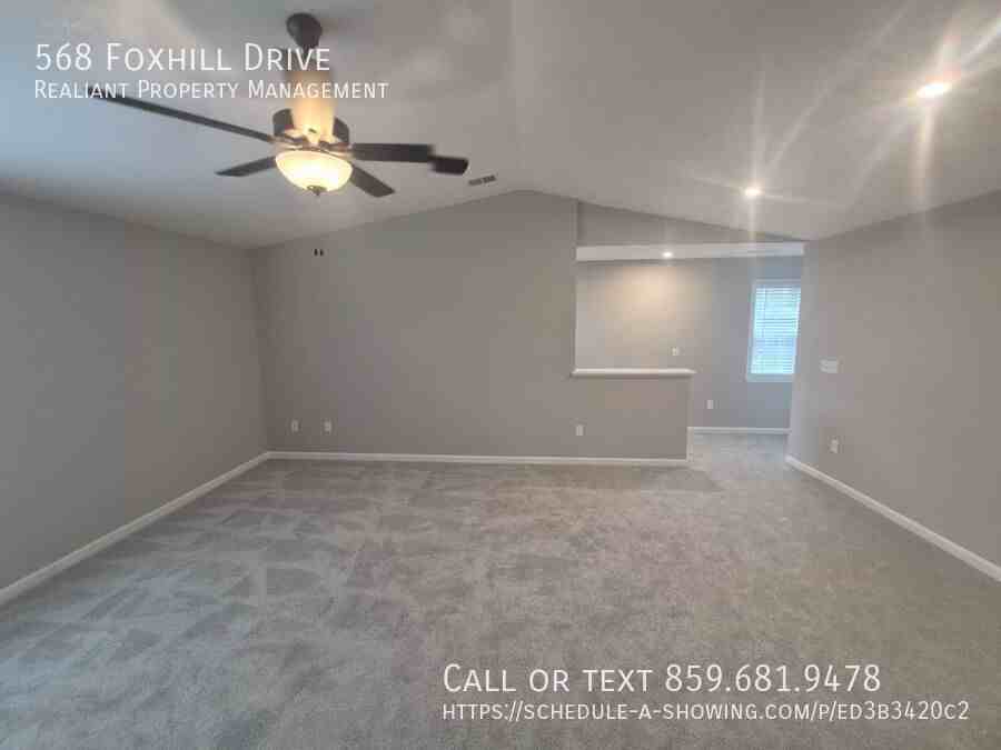 568 Foxhill Dr - Photo 3 of 13