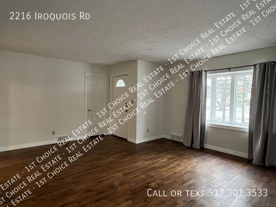 2216 Iroquois Rd - Photo 3 of 16