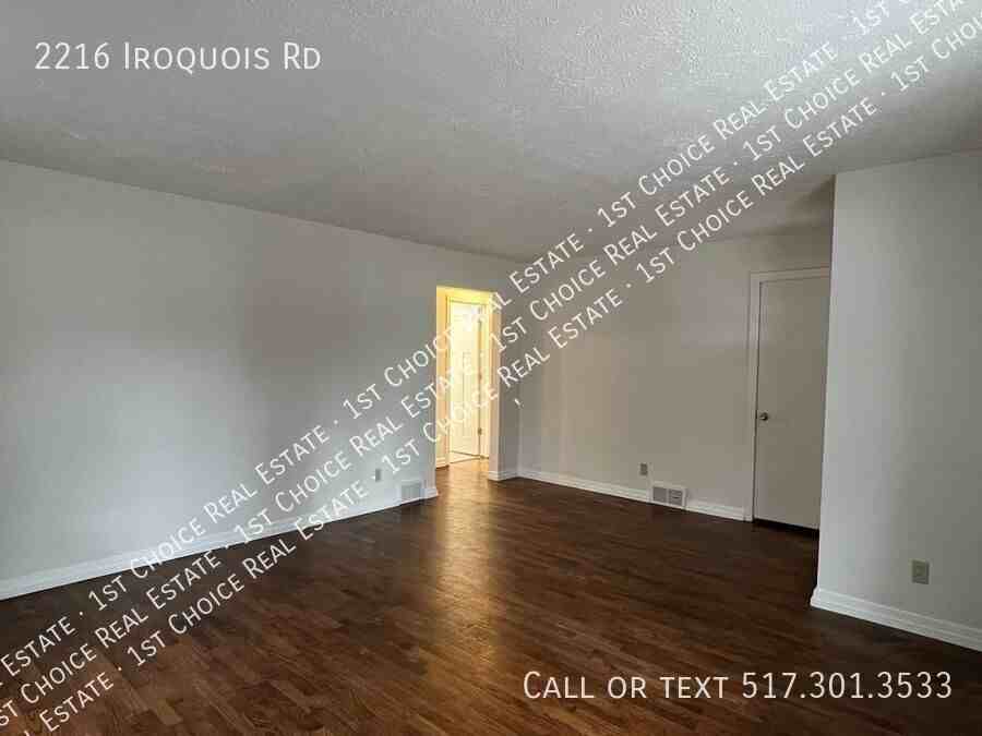 2216 Iroquois Rd - Photo 4 of 16