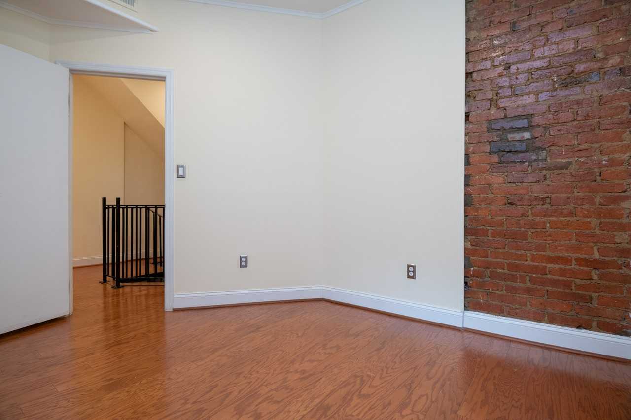 1414 Florida Ave Nw - Photo 6 of 31