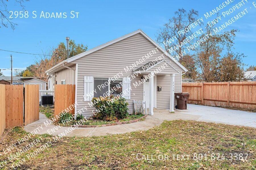 2958 S Adams St - Photo 2 of 14