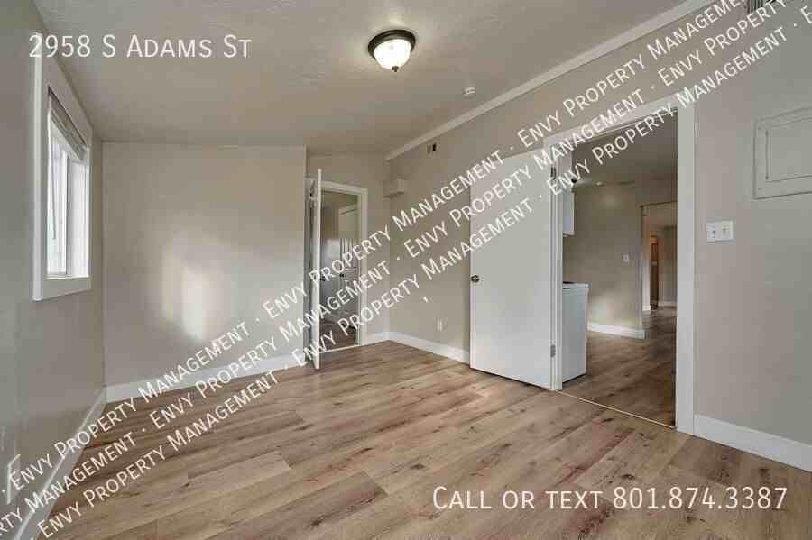 2958 S Adams St - Photo 6 of 14