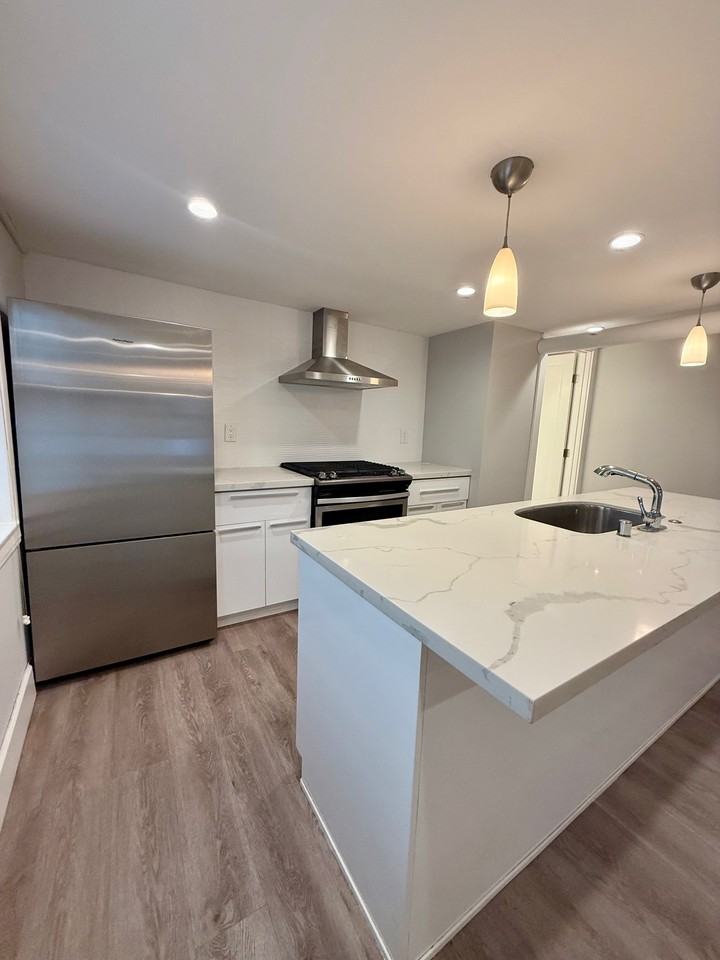 3483 21st St - Photo 3 of 14