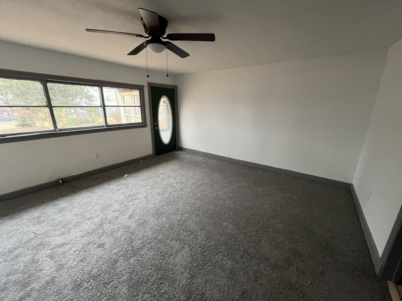 754 Raymond Rd #B - Photo 2 of 6