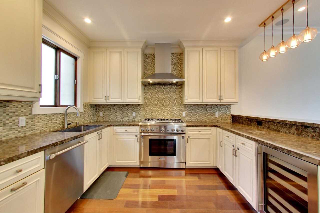 2045 Hyde St - Photo 2 of 37