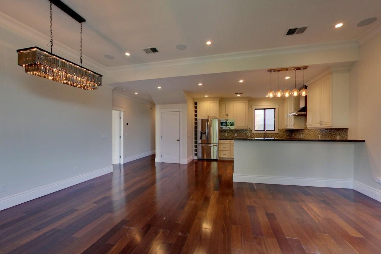 2045 Hyde St - Photo 7 of 37