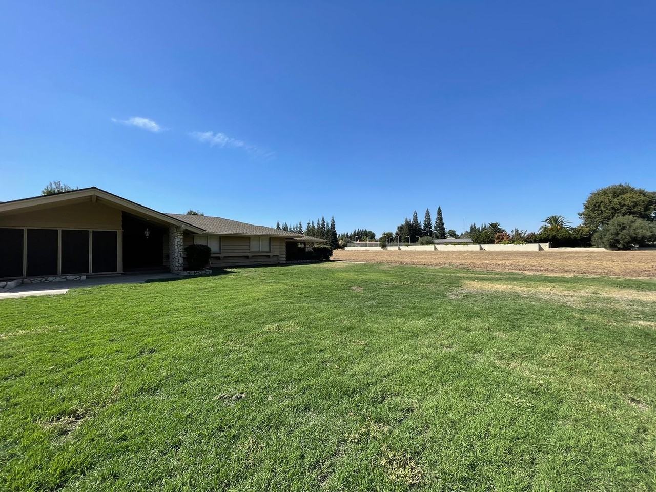 624 N Stearns Rd - Photo 3 of 50