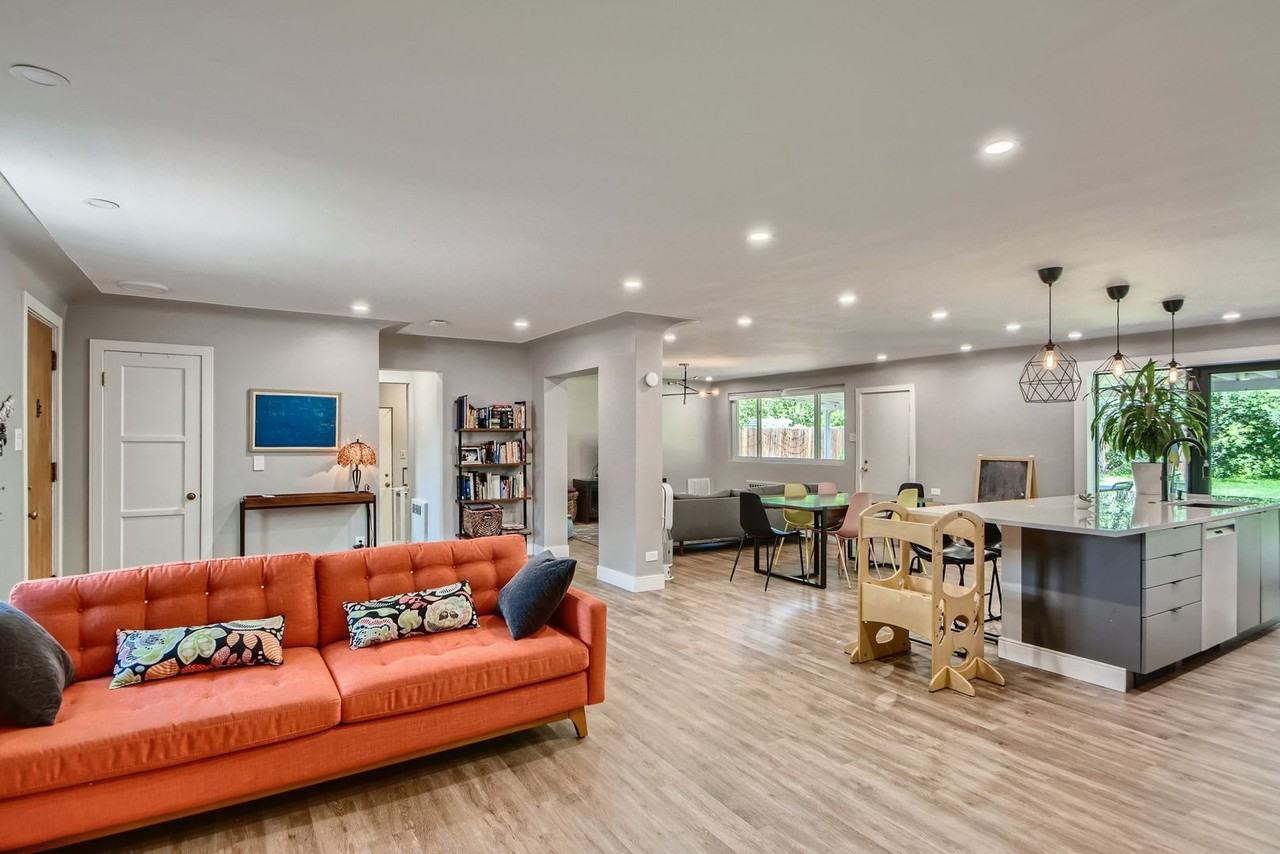 880 Grape St - Photo 2 of 14