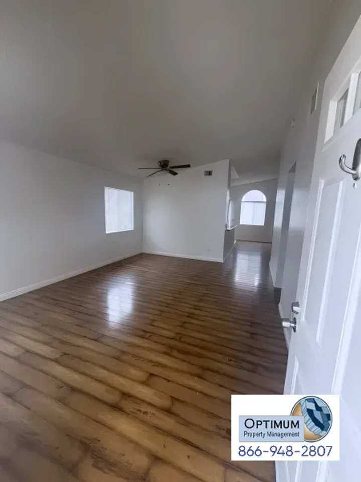 10769 Almond St - Photo 2 of 22