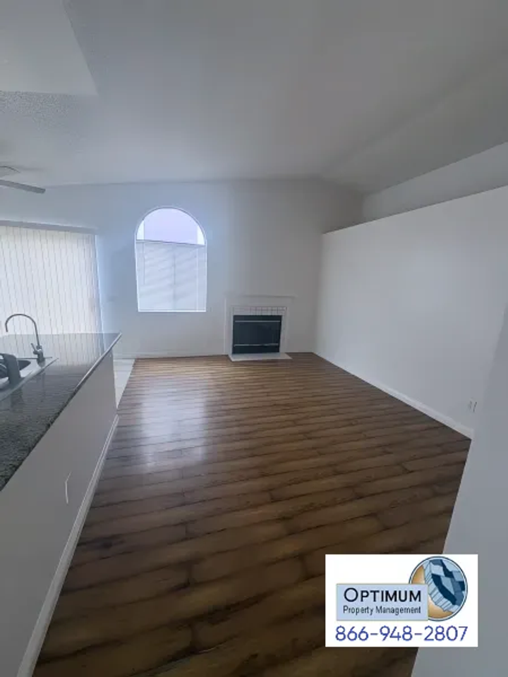 10769 Almond St - Photo 3 of 22