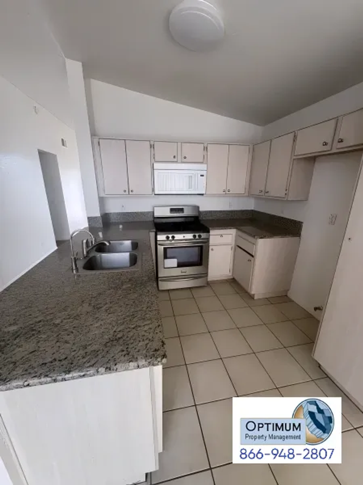 10769 Almond St - Photo 6 of 22