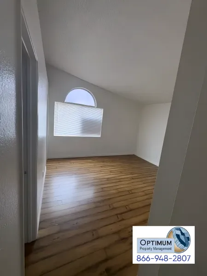 10769 Almond St - Photo 7 of 22