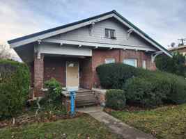 featured image of 1128 W Nob Hill Blvd