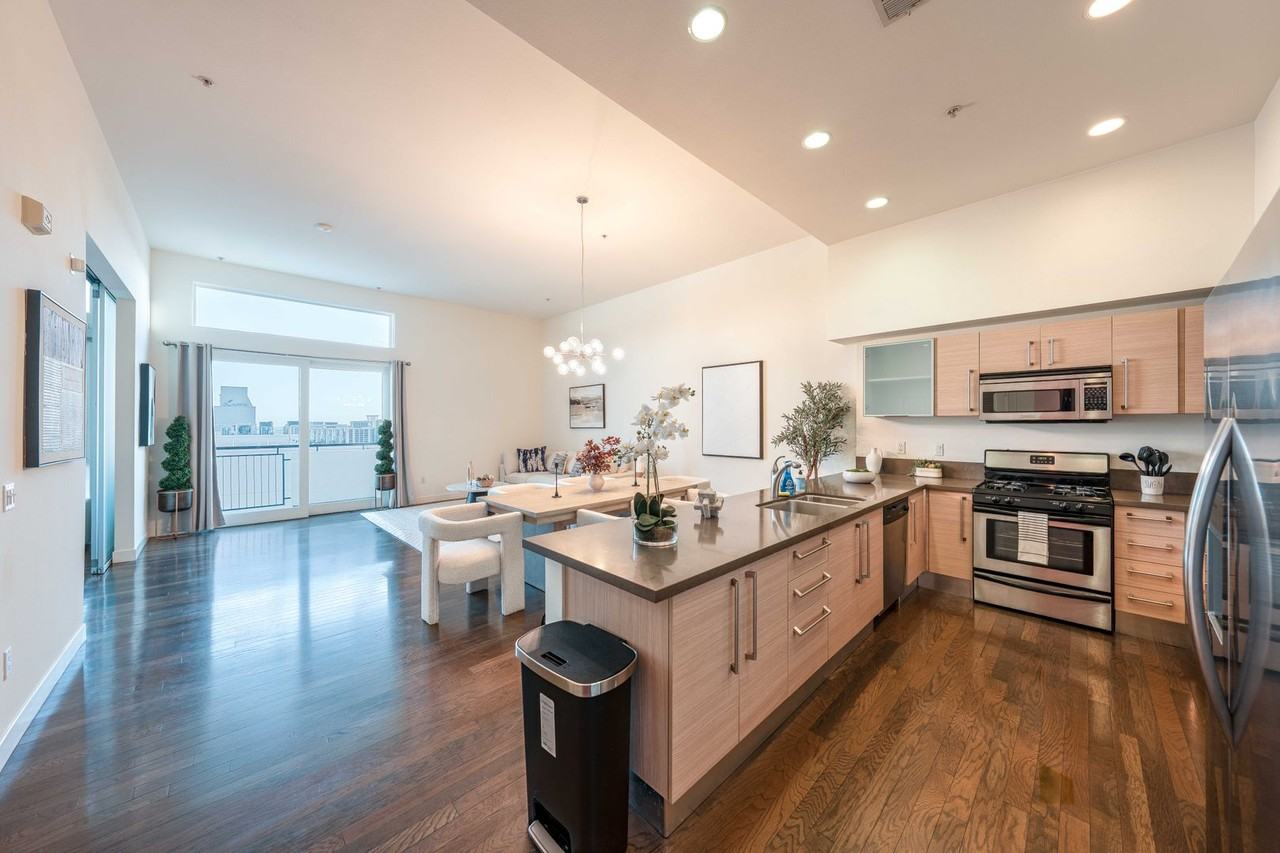 1234 Wilshire Blvd - Photo 2 of 43