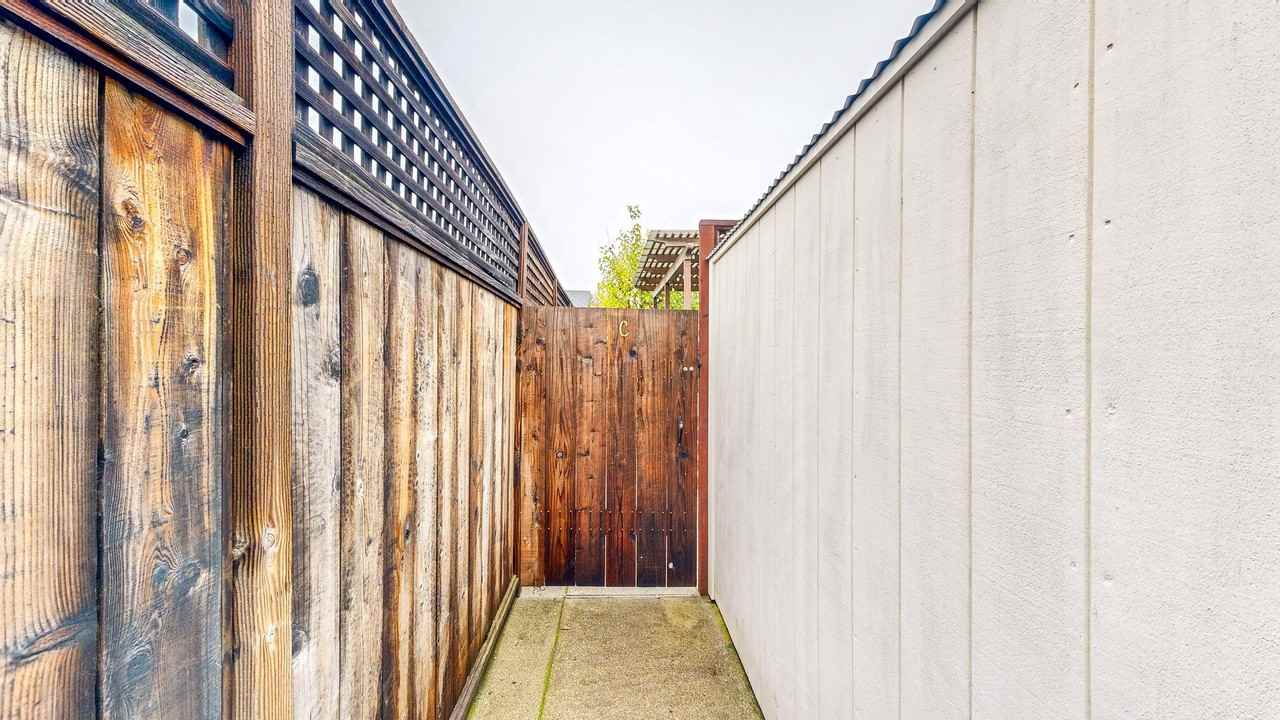 1145 Edwards St - Photo 2 of 36