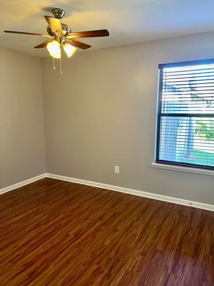 7820 Collins Ridge Blvd E - Photo 7 of 15